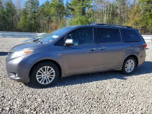 Toyota Sienna 3.5L 6 2017
