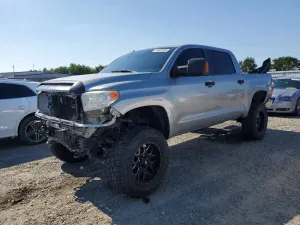 Toyota Tundra 5.7L 8 2016