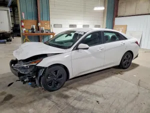 Hyundai Elantra 2.0L 4 2023