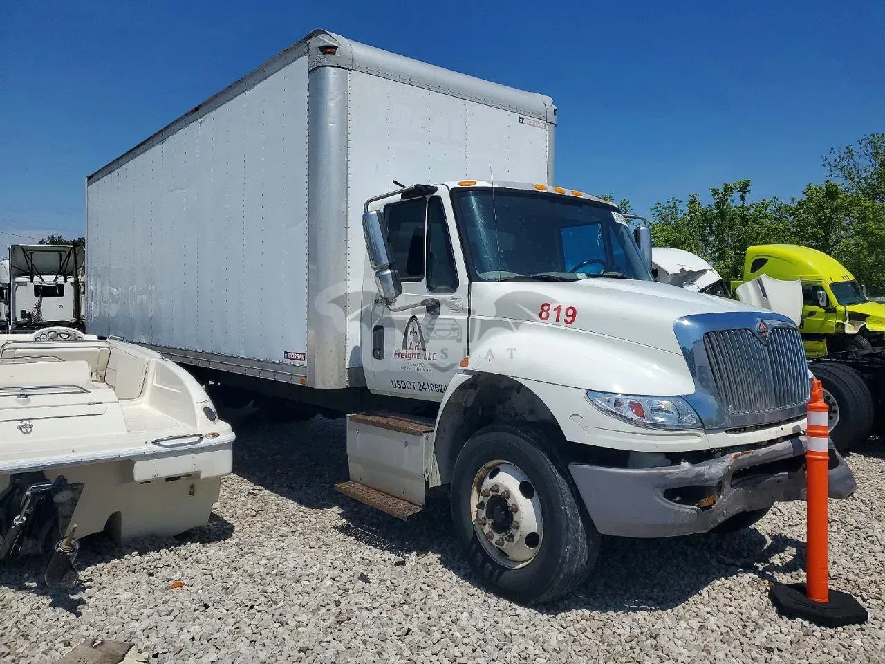 International DuraStar / 4000 6.7L 6 2015
