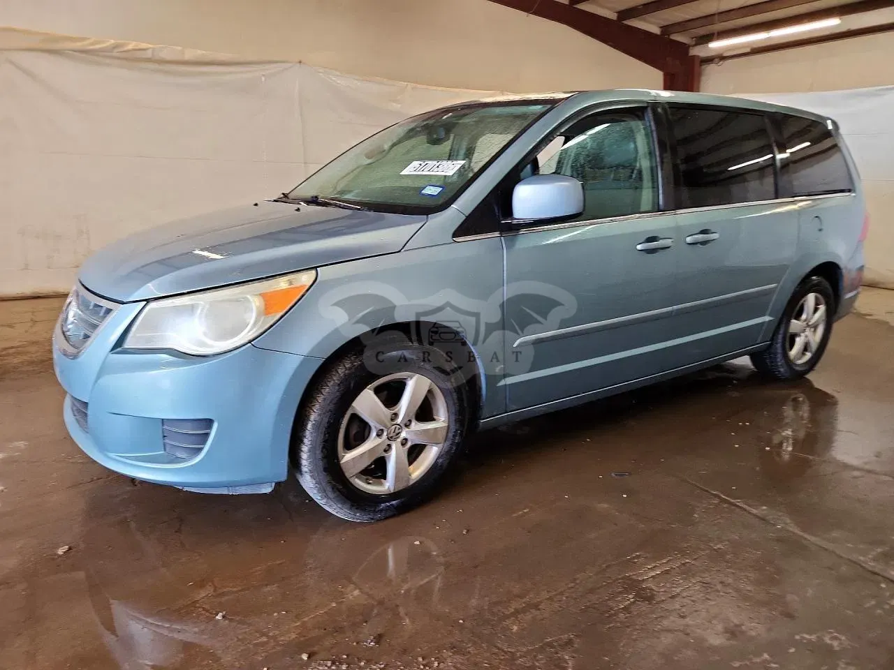 Volkswagen Routan 3.8L 6 2010