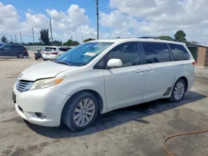 Toyota Sienna 3.5L 6 2011