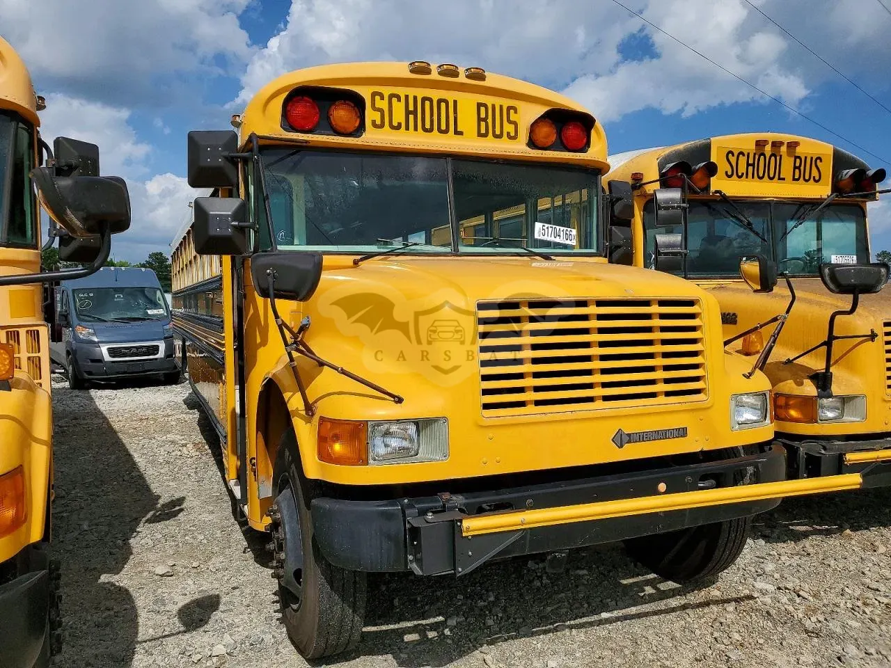 International 3000 8 1990