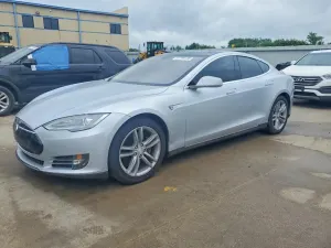 Tesla Model S 2013