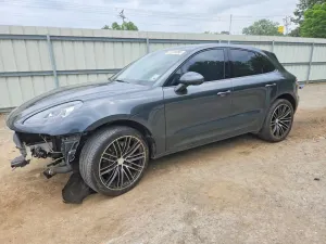 Porsche Macan 2.0L 4 2021