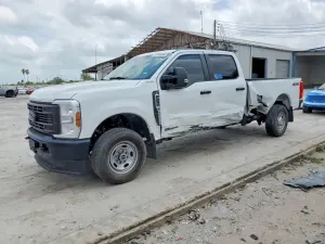 Ford F-250 6.7L 8 2024