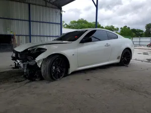 Infiniti Q60 3.7L 6 2015