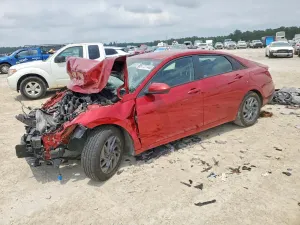 Hyundai Elantra 2.0L 4 2024