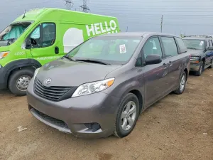 Toyota Sienna 3.5L 6 2017