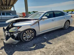 Lexus LS 4.6L 8 2013