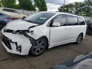 Toyota Sienna 3.5L 6 2018