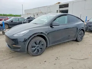 Tesla Model Y 2025