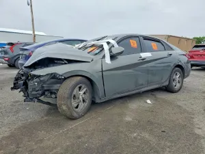 Hyundai Elantra 2.0L 4 2025
