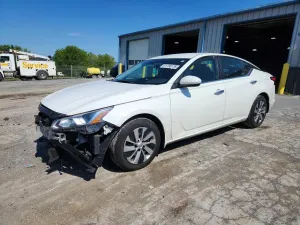 Nissan Altima 2.5L 4 2020