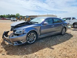 Lexus LS 4.6L 8 2016