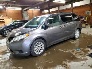 Toyota Sienna 3.5L 6 2014
