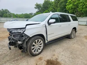 Chevrolet Suburban 5.3L 8 2023