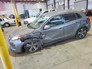 Mitsubishi Outlander 2.0L 4 2025