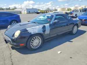 Ford Thunderbird 3.9L 8 2004