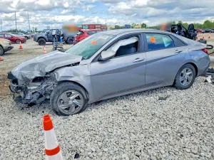 Hyundai Elantra 2.0L 4 2024