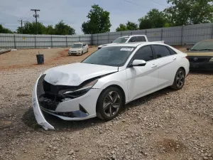 Hyundai Elantra 2.0L 4 2022
