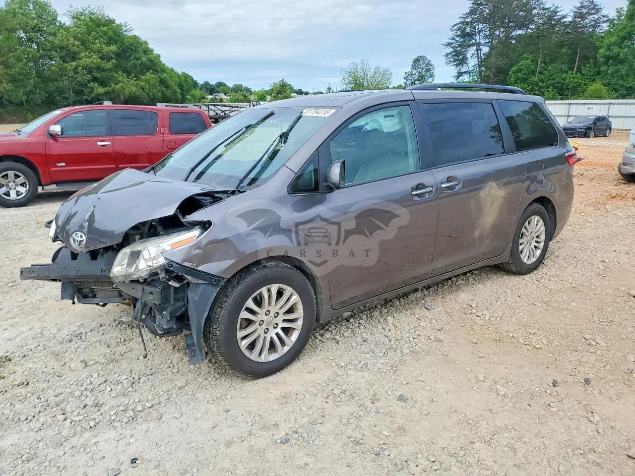 Toyota Sienna 3.5L 6 2016