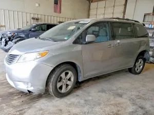Toyota Sienna 3.5L 6 2011