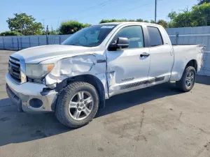 Toyota Tundra 5.7L 8 2011