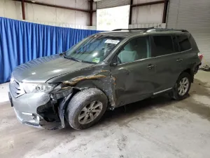 Toyota Highlander 3.5L 6 2013