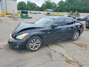 Infiniti Q70 3.7L 6 2014