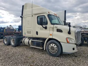 Freightliner Cascadia 12.8L 6 2013