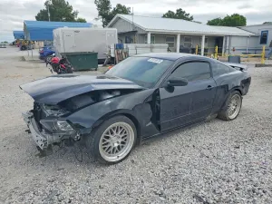Ford Mustang 3.7L 6 2013