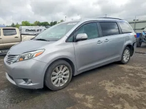Toyota Sienna 3.5L 6 2016