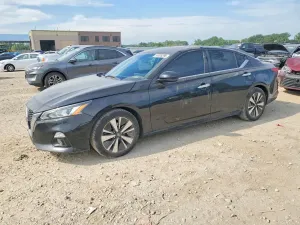 Nissan Altima 2.5L 4 2019