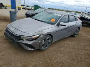 Hyundai Elantra 2.0L 4 2025