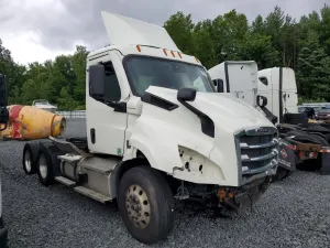 Freightliner Cascadia 12.8L 6 2023