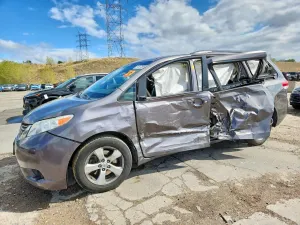 Toyota Sienna 3.5L 6 2014