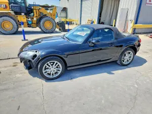 Mazda MX-5 (Miata) 2.0L 4 2012