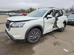 Nissan Pathfinder 3.5L 6 2024