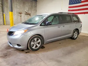 Toyota Sienna 3.5L 6 2011