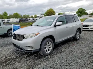 Toyota Highlander 3.5L 6 2013