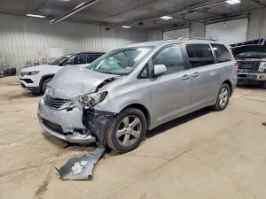 Toyota Sienna 3.5L 6 2011