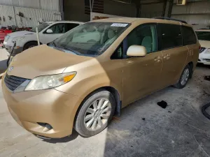 Toyota Sienna 3.5L 6 2011