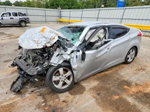 Hyundai Elantra 1.8L 4 2013