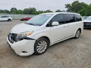 Toyota Sienna 3.5L 6 2015