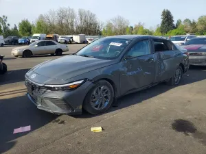Hyundai Elantra 2.0L 4 2024