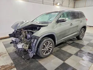 Toyota Highlander 3.5L 6 2017