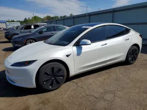 Tesla Model 3 2025