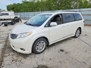 Toyota Sienna 3.5L 6 2017