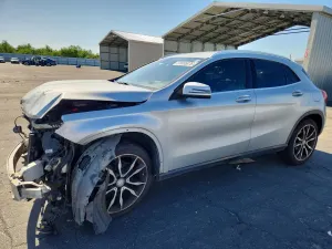Mercedes-Benz GLA 2.0L 4 2015